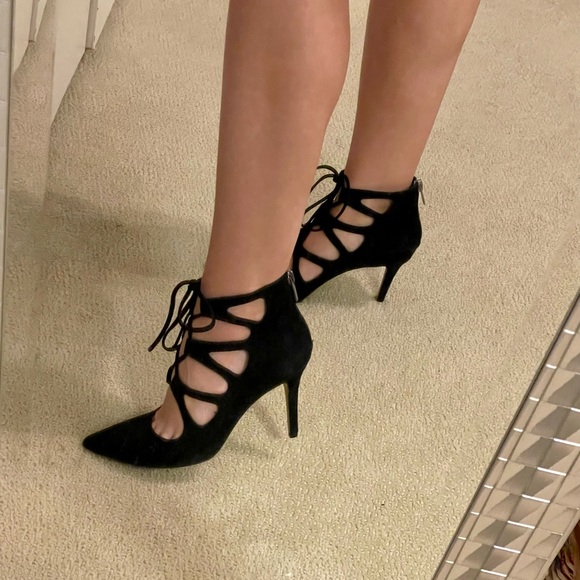 Vince Camuto Shoes - Vince Camuto Black Suede point toe pumps/heels